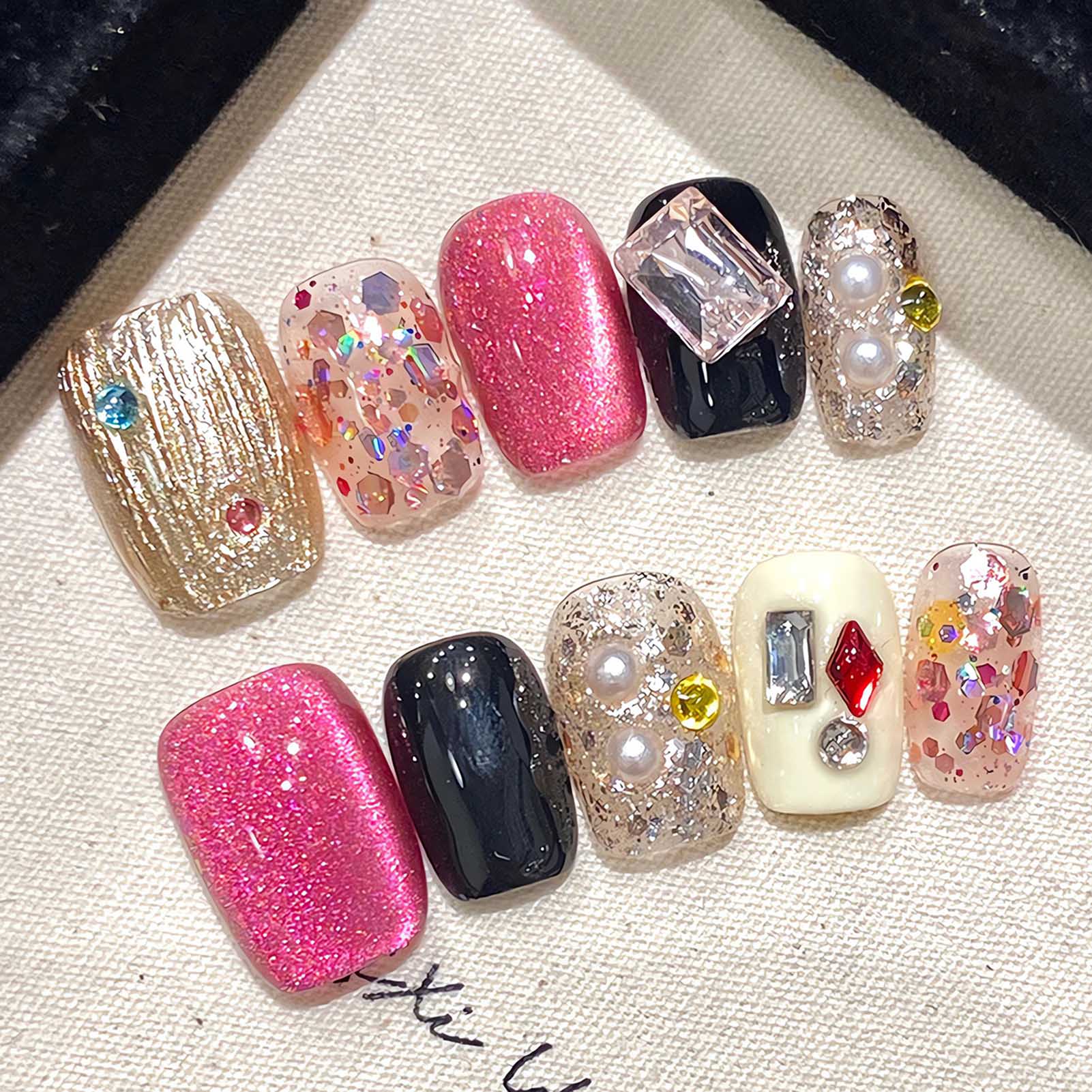 Nail Art Pink Cat Eye - 수제 프레스 네일 글리터 핑크 스팽글